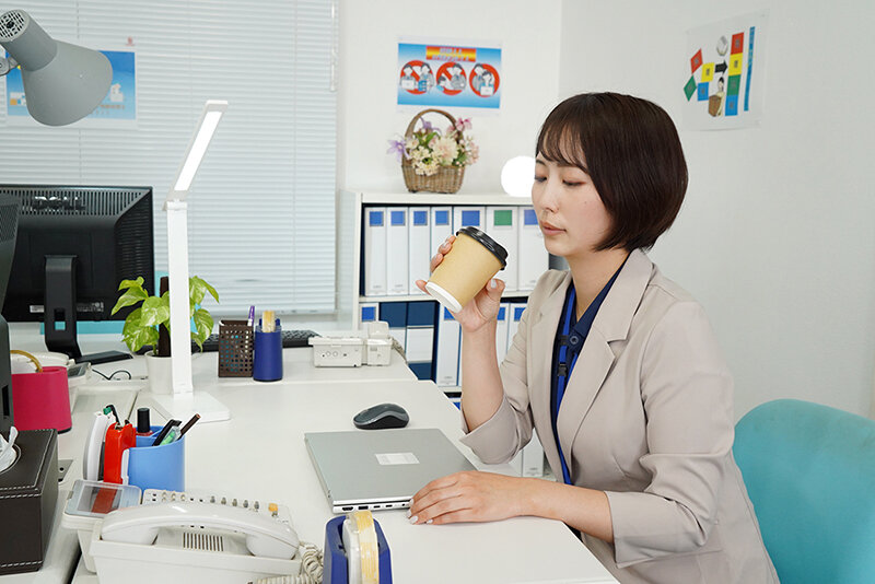 【独占】 【新作】 【VR】生意気美人部下を媚薬漬けにし、感度倍増ま●こに徹底的にわからせ中出し。穴放題のアへ顔性奴●にしてやりました 那賀崎ゆきね【8K】 003