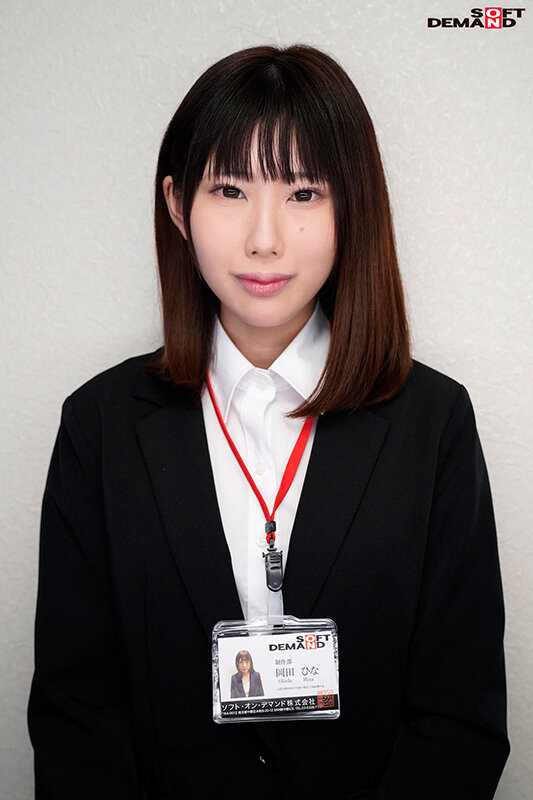ロケ現場で撤収作業中の女ADに突撃・野球拳！制作部岡田ひな 015