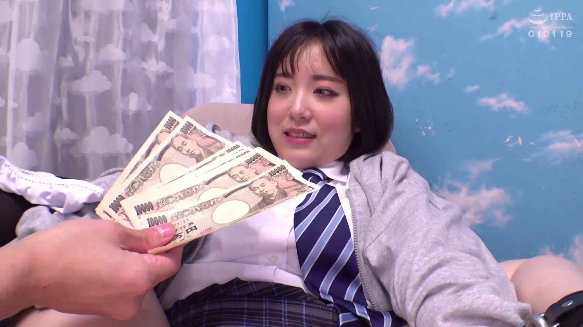 街行く女子〇生がおま〇こ丸出し拘束されたまま何度もイカされ絶頂潮吹き!人生初の快感に火照りが止まらない素人娘はデカチンを見せつけられると連続生中出しも拒めない!マジックミラー号撮って出し!~こまり編~ 010