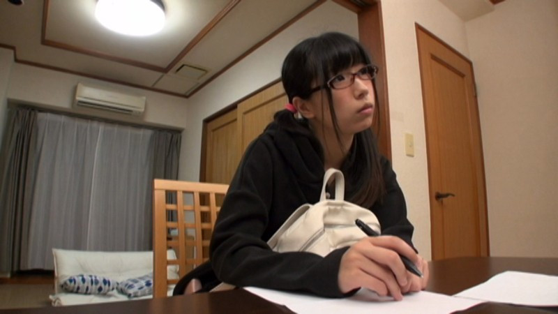 地味でオタクなメガネ女子が来たので面接からの流れでAV撮ってみた件3 みひな 003
